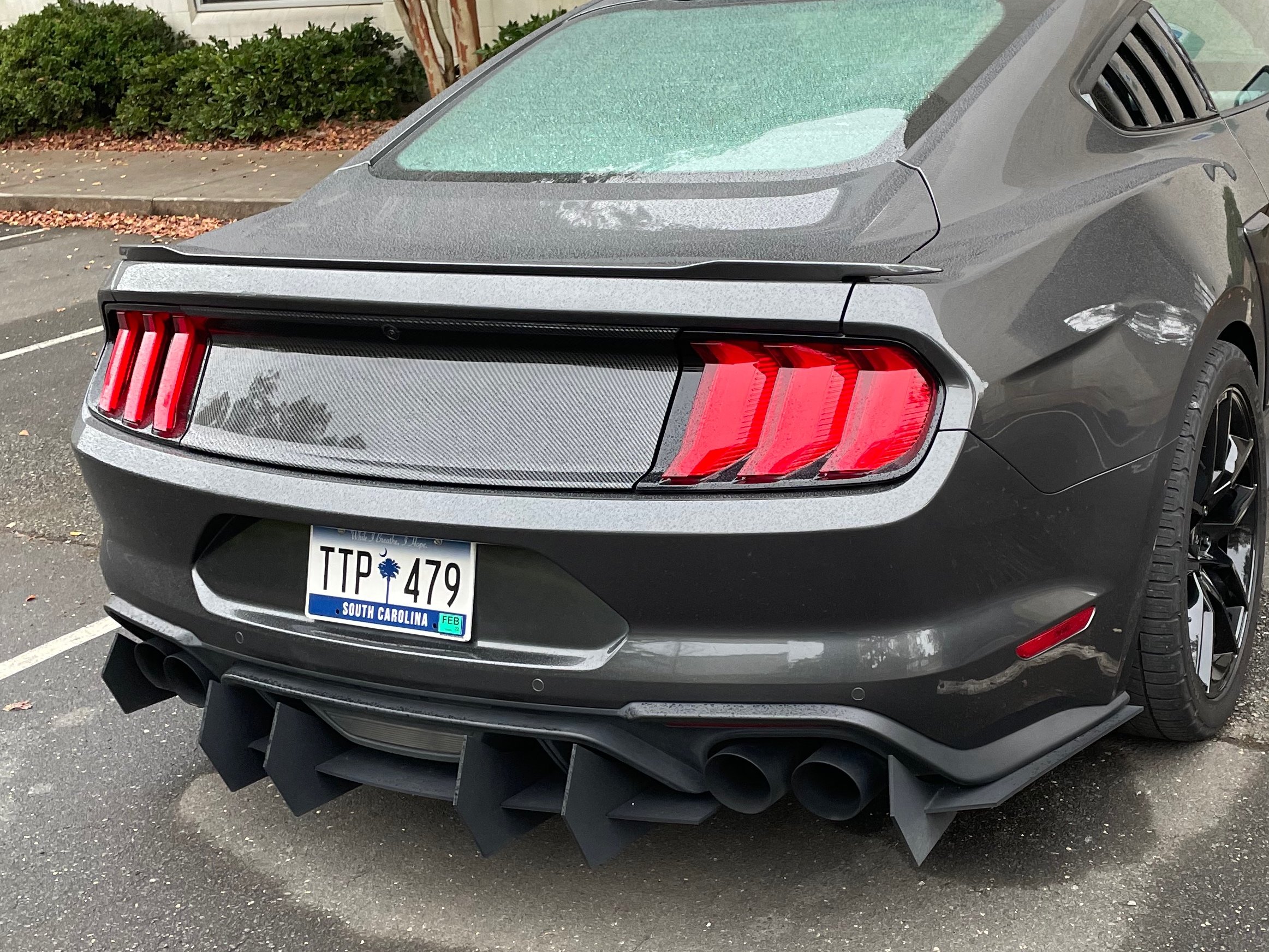 How Does a Ford Musang Decklid Panel Improve Style and Performance?