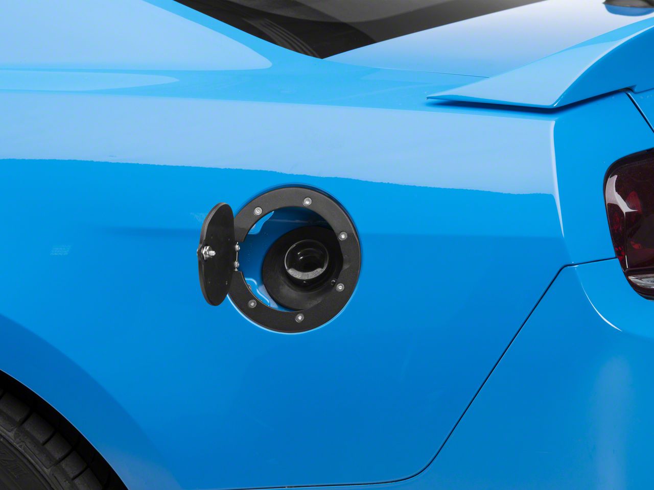 defenderworx-locking-fuel-door
