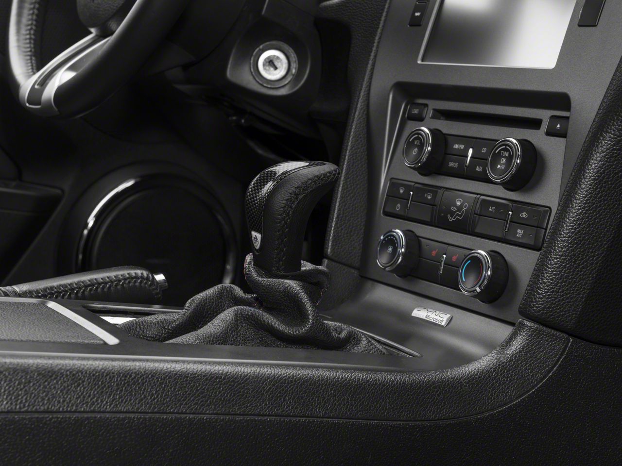 momo-usa-combat-evo-shift-knob