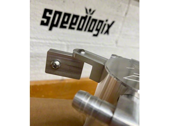 SpeedLogix Oil Catch Can with Fender Mount (09-23 5.7L HEMI Challenger w/o Shaker Hood)