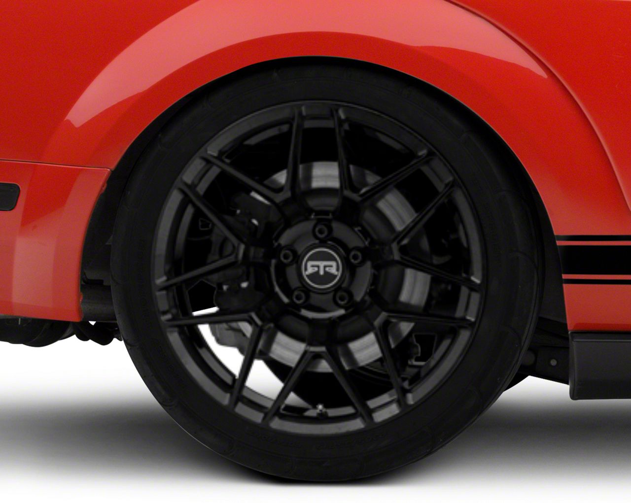 Mustang 20x9.5 RTR Tech 7 Wheel & Sumitomo High Performance HTR Z5