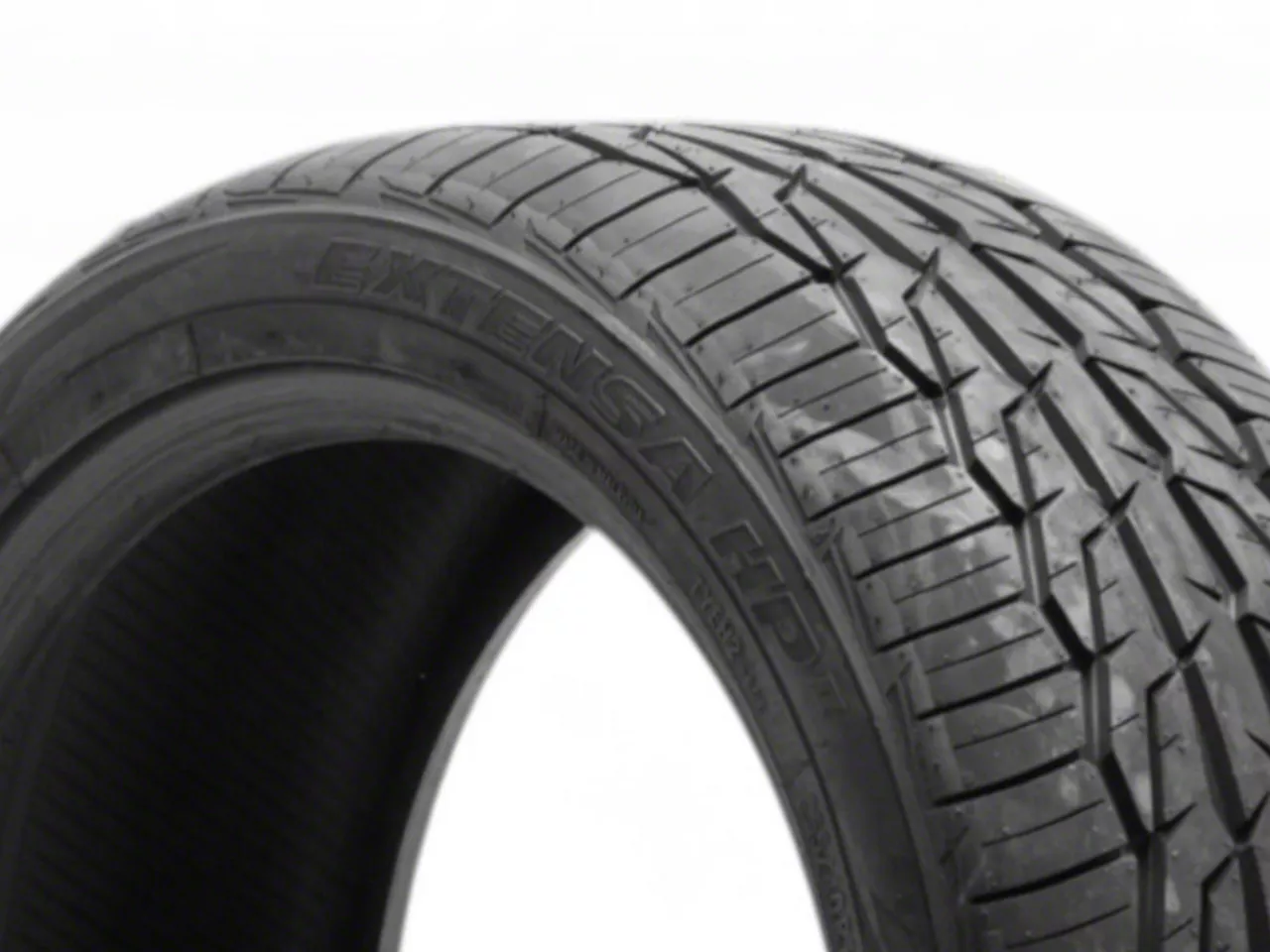 Continental Mustang Extreme Contact DWS06 PLUS Tire 15573170000